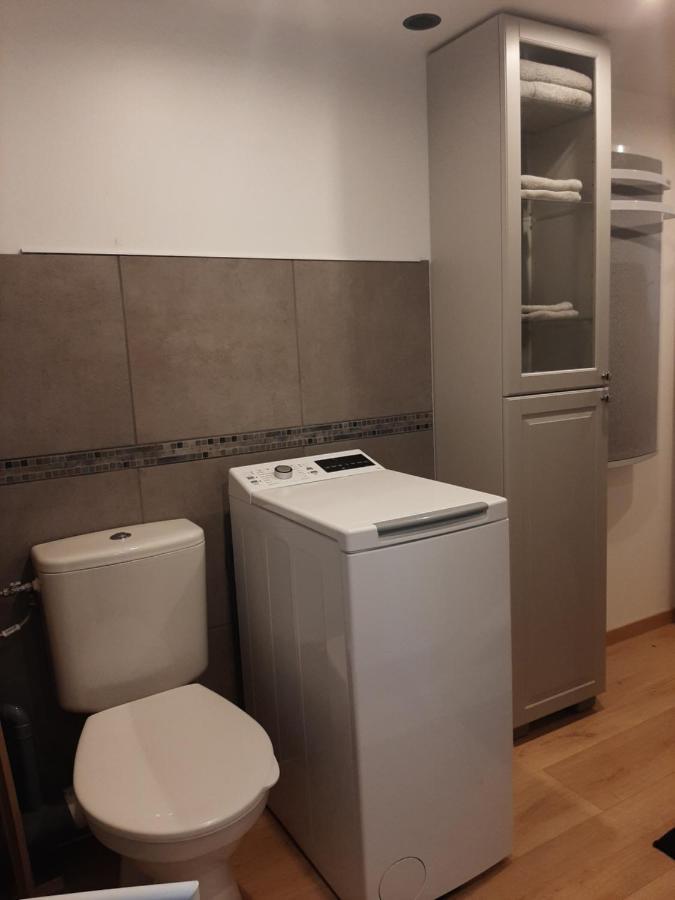Logement Confortable Dans Residence Privee A Amplepuis Exterior foto